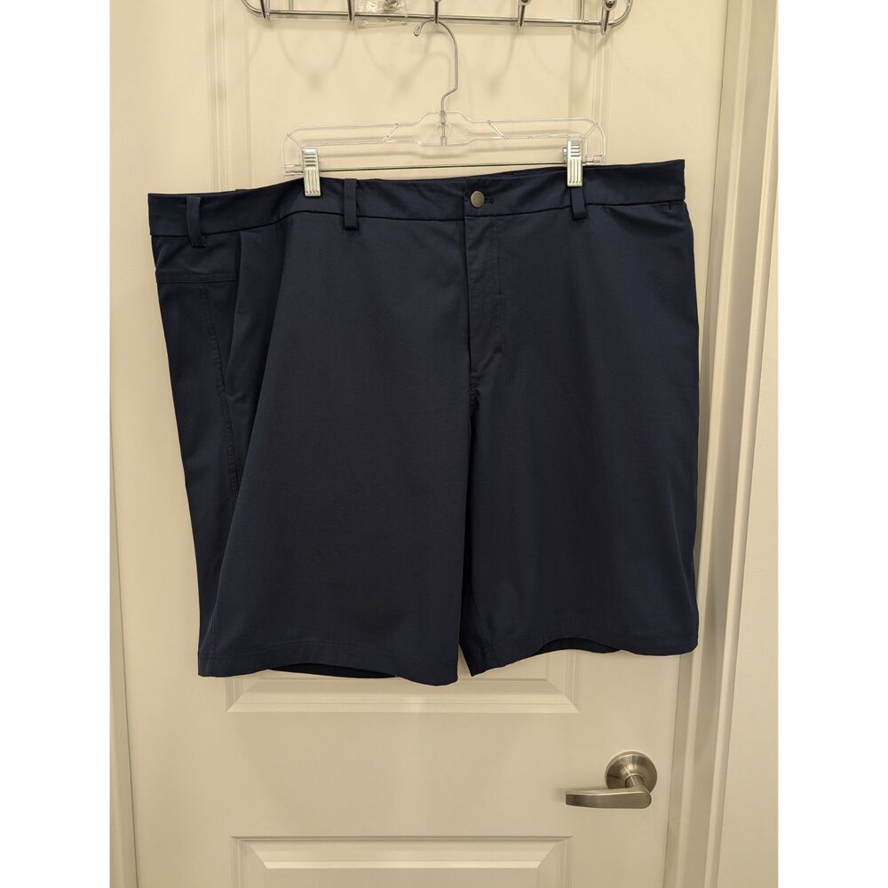 Lululemon Men's Navy Blue ABC / Commission Casual Golf Shorts Size 44 FLAW